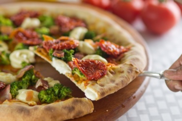 Alimento mais consumido no mundo não é a pizza, mas deveria ser