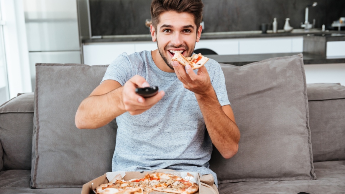 Pizza em casa e séries: novidades do mês de junho