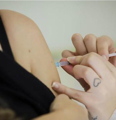 Empresas oferecem descontos a imunizados para incentivar vacinação contra Covid-19